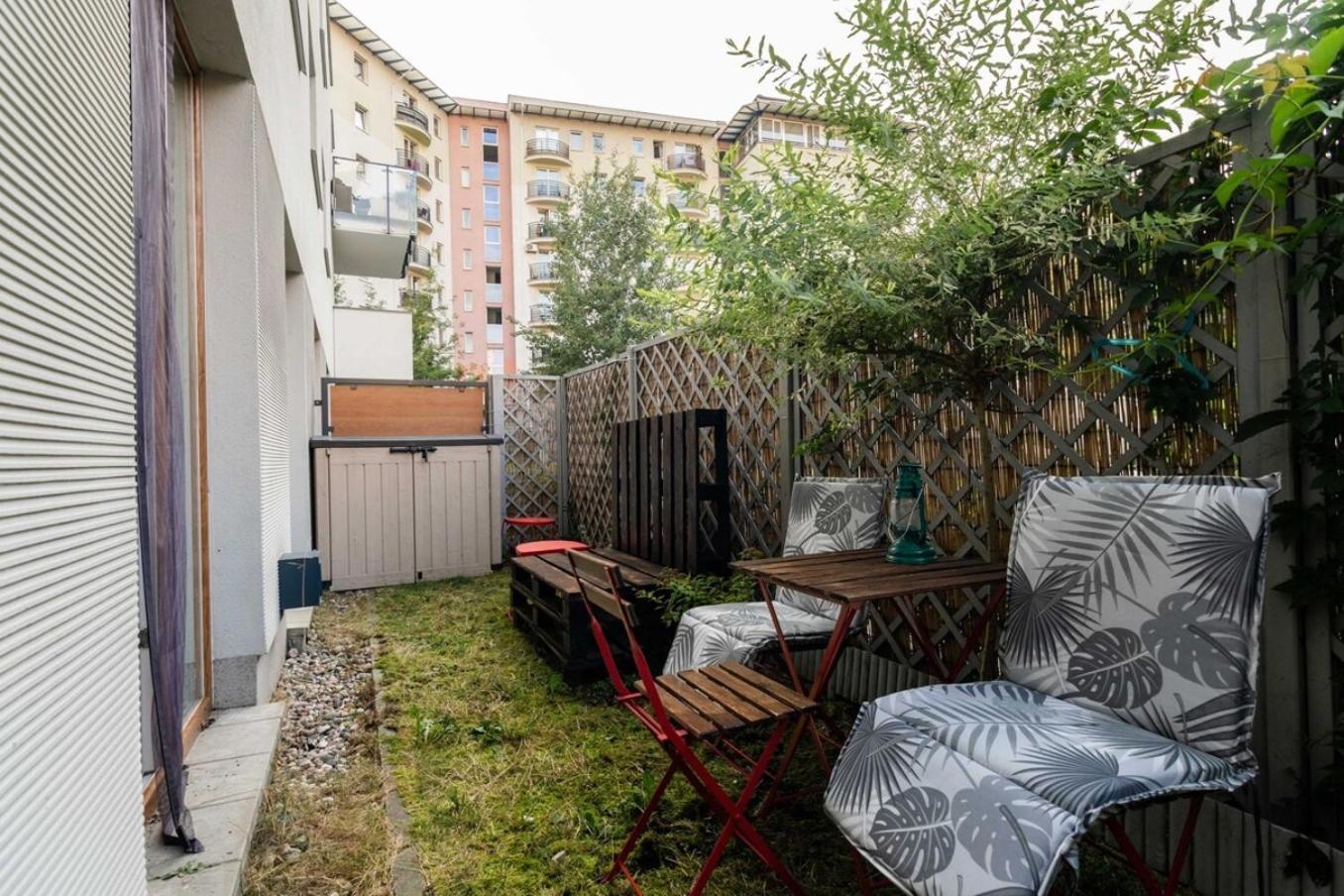 Modern 70M Apartment With Private Garden Metro Varşovia Exterior foto