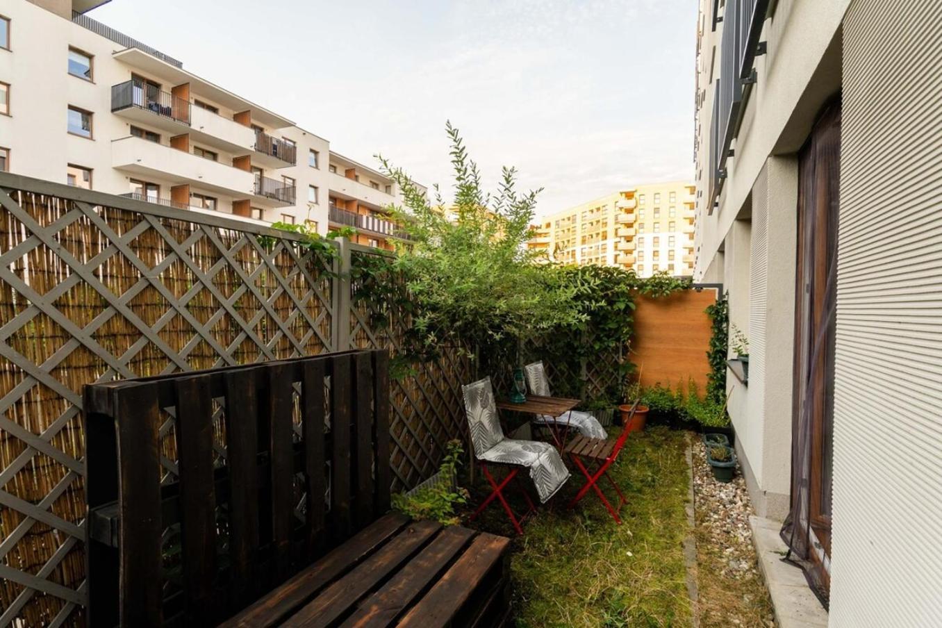 Modern 70M Apartment With Private Garden Metro Varşovia Exterior foto