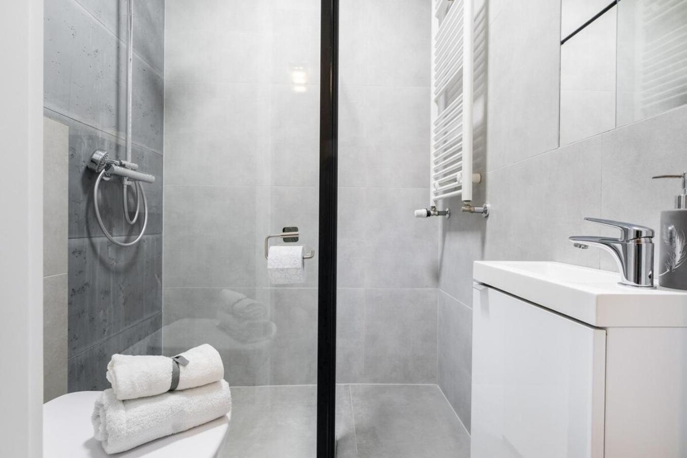 Modern 70M Apartment With Private Garden Metro Varşovia Exterior foto